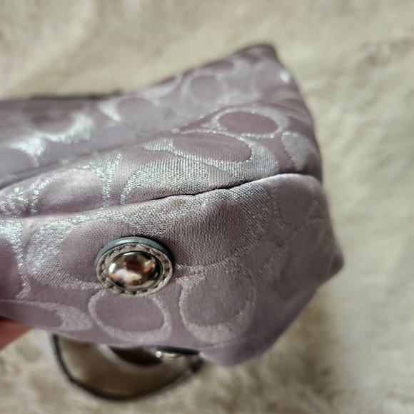Vintage 2011 Coach Soho East West Signature Tote - Lilac & Metallic Silver - Picture 16 of 16